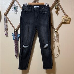 KanCan Black Distressed Cropped Jeans